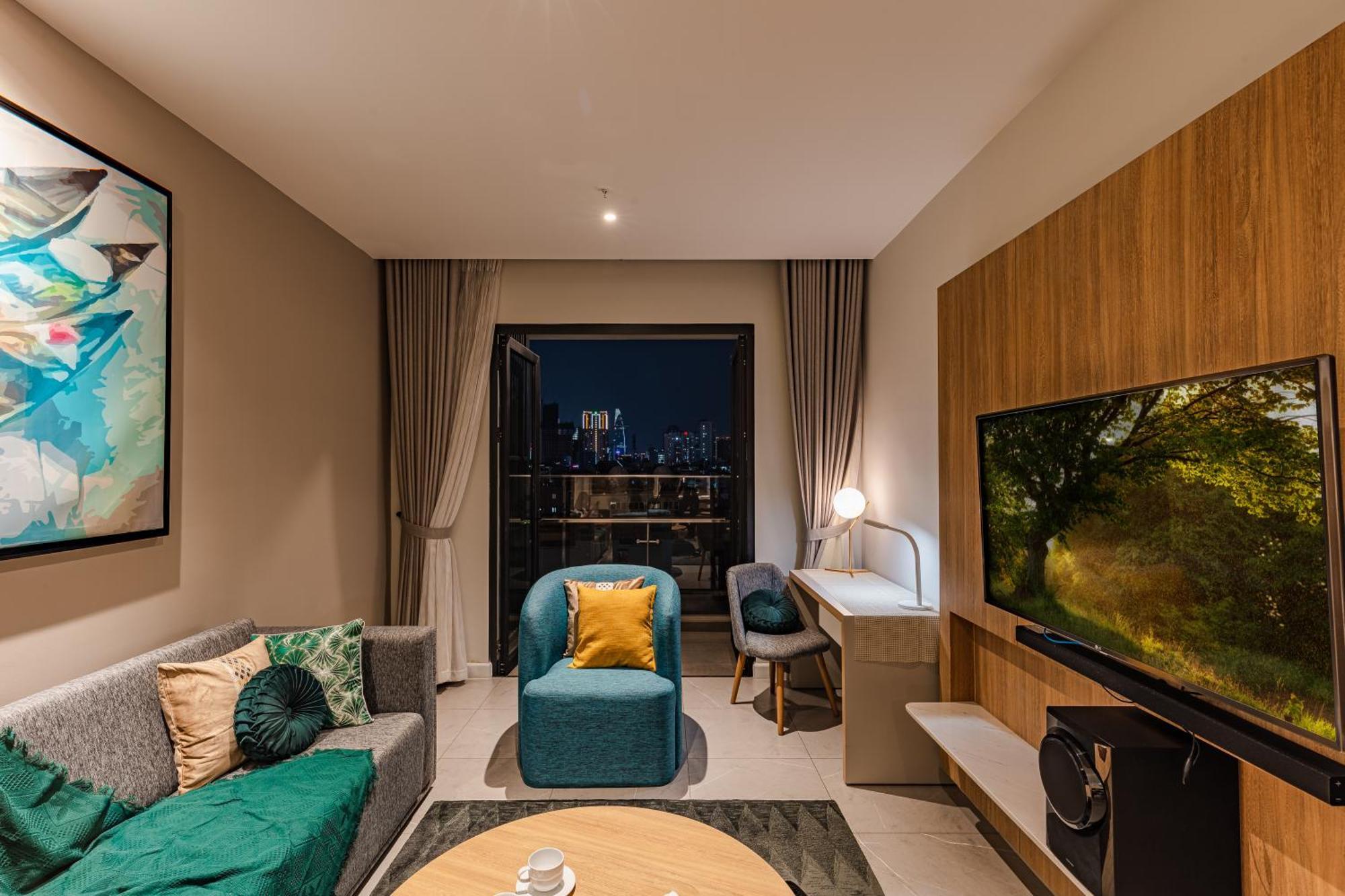 Luxury 2 Or 3Br Apartment In Dist 1 N Pool, Gym, Airport Pickup Хошимин Экстерьер фото